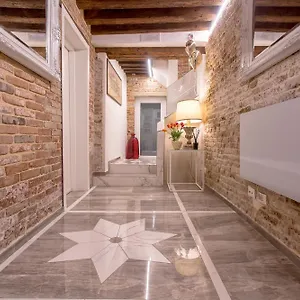 Capatron 2*, Venedig Italien